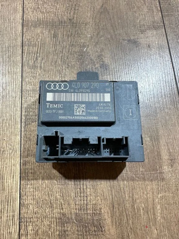 Door control unit/module 4L0907290