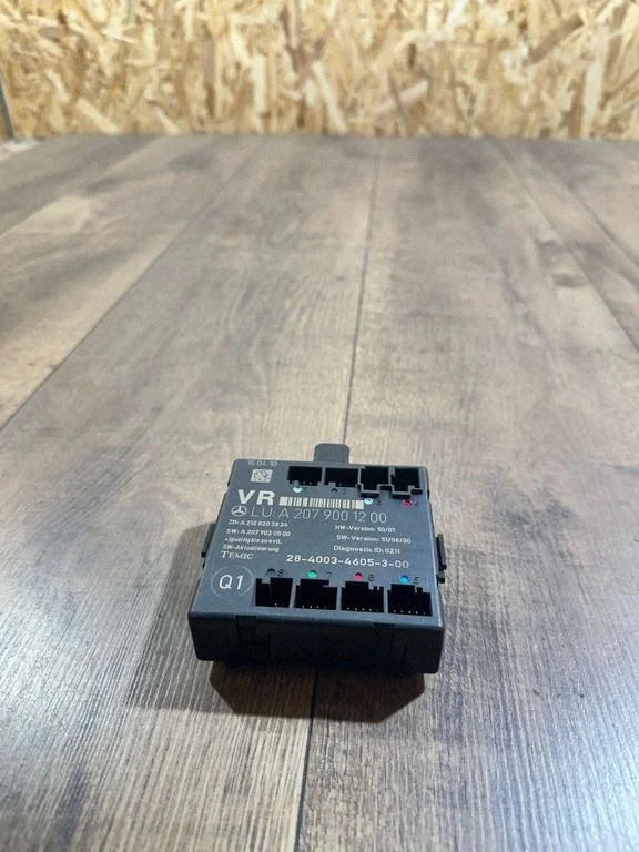 Door control unit/module – Mercedes-Benz E-Class C207 W207 (2009-2017)