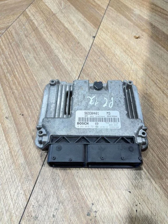 Dzinēja vadības bloks 96930401