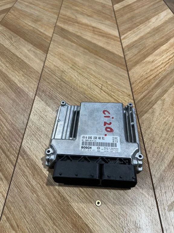Dzinēja vadības bloks A6461504091