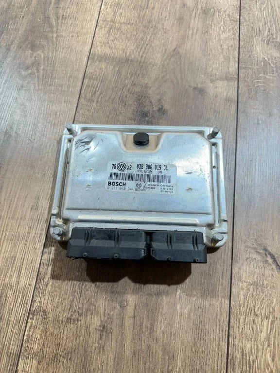 Dzinēja vadības bloks – Volkswagen Passat B5.5 (2001-2005)