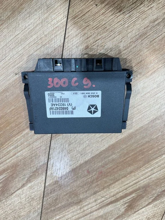 Parkošanās (PDC) sensoru vadības bloks 04602421AF