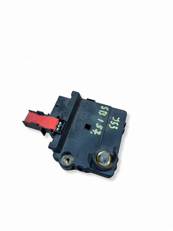 Plusa vadu savienojuma mezgls – Mercedes-Benz E klase W210 (1995-2002)