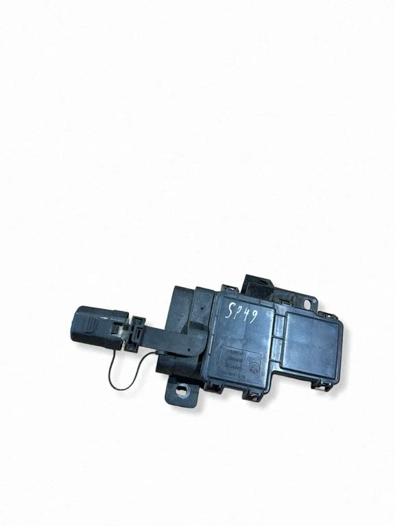 Plusa vadu savienojuma mezgls 61138387568