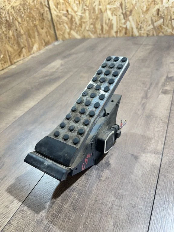 Accelerator throttle pedal – Mercedes-Benz C-Class AMG W204 (2007-2014)