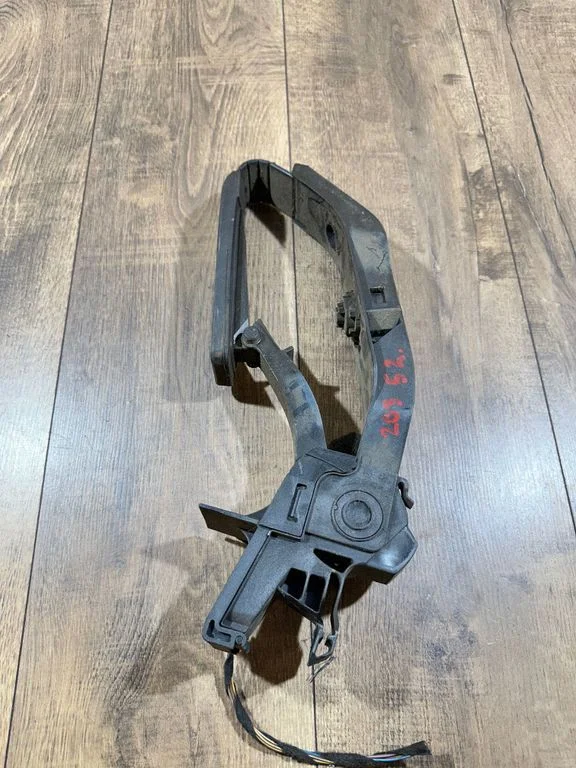 Accelerator throttle pedal A2113000404