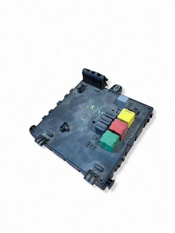 Drošinātāju kārba (komplekts) 13205781