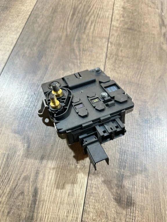 Fuse box set 2205460541