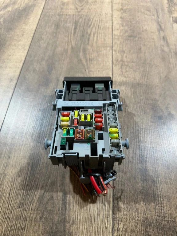 Fuse box set 13222786