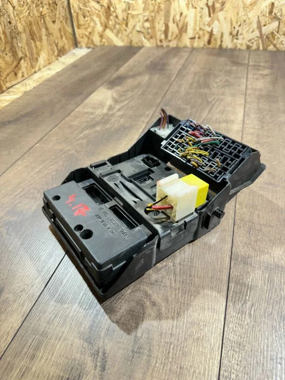 Drošinātāju kārba (komplekts) 8200029342B