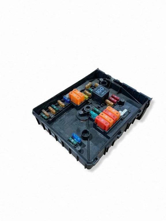 Drošinātāju bloks 1K0937800N