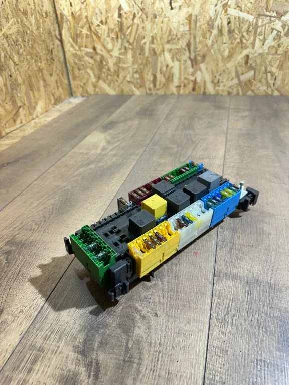 Fuse module – Mercedes-Benz GLS-Class X166 (2015-2019)