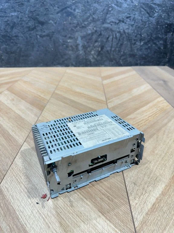 Radio/CD/DVD/GPS head unit P05082764AD