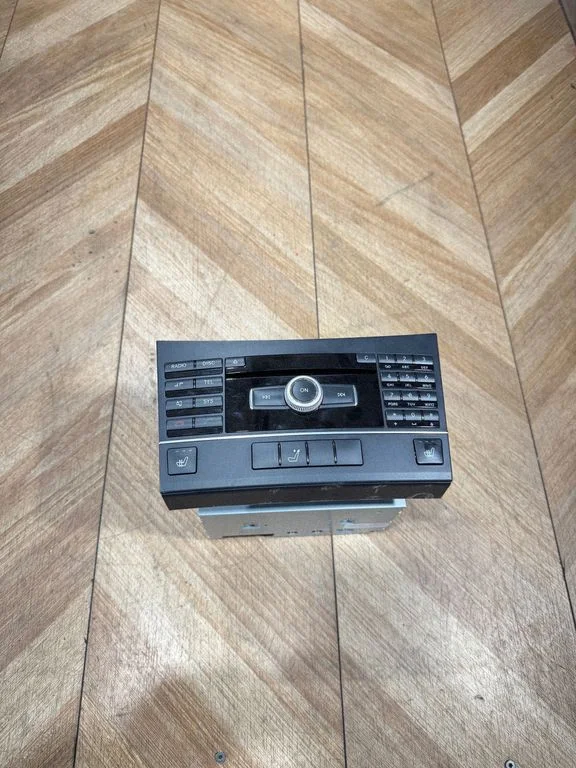 Radio/CD/DVD/GPS head unit A2129004910