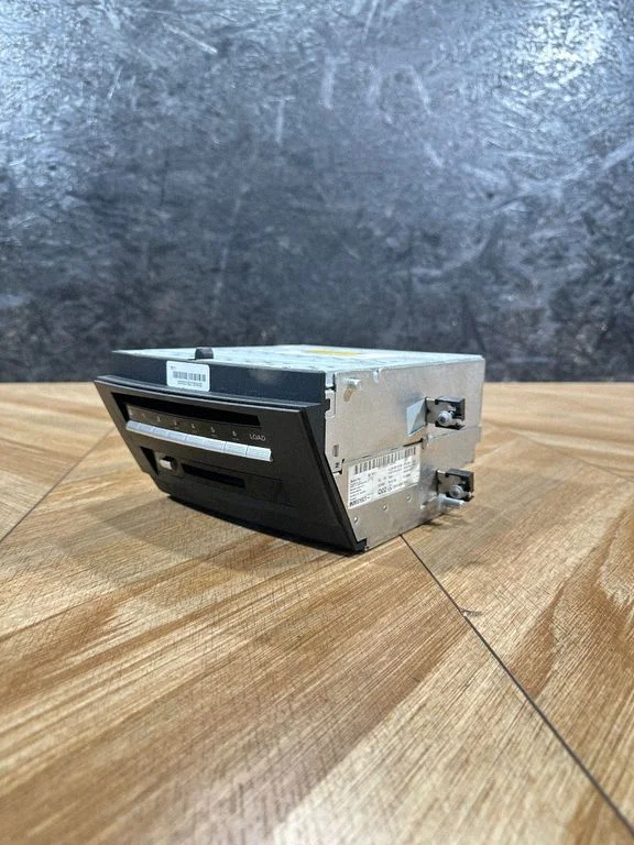 Radio/CD/DVD/GPS head unit A2218703095