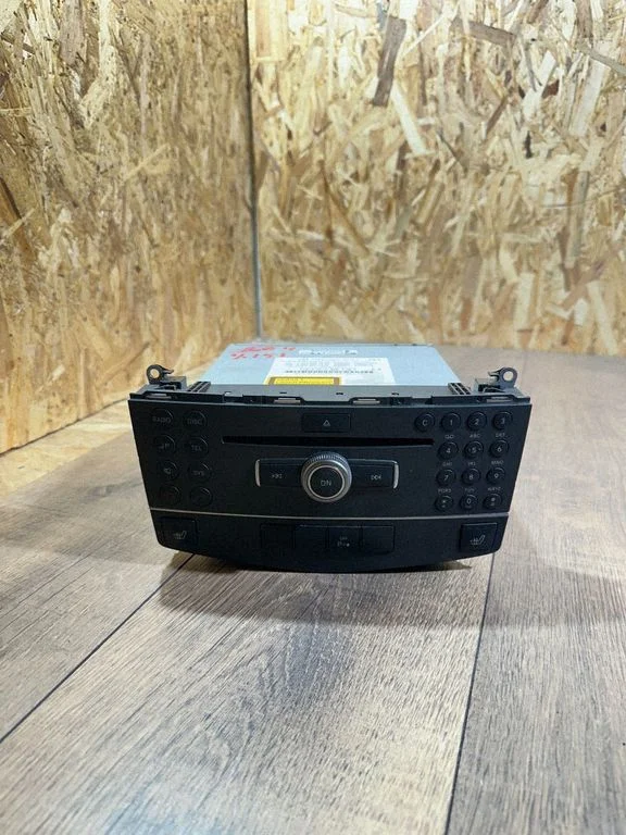 Radio/CD/DVD atskaņotājs/navigācija A2049061600