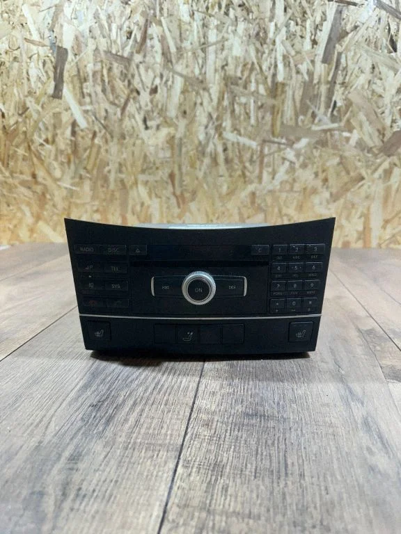 Radio/CD/DVD atskaņotājs/navigācija A2128700089