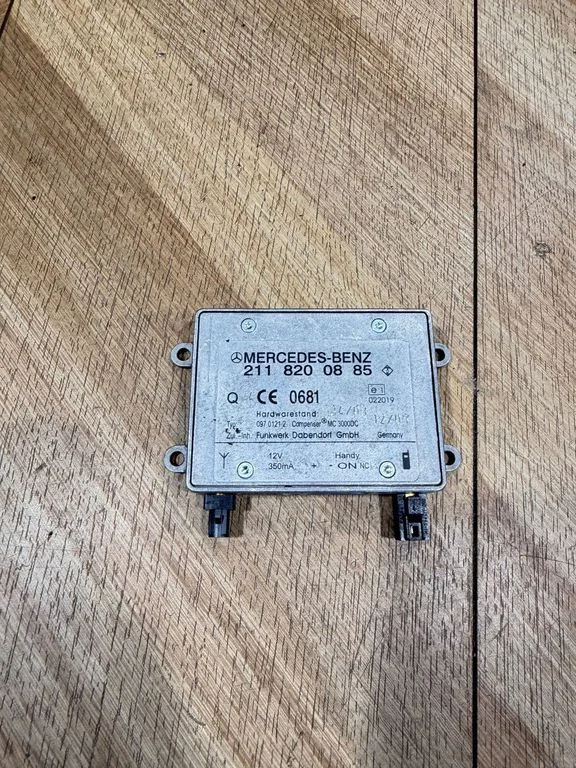 Antenas pastiprinātājs – Mercedes-Benz E klase W211 (2002-2009)