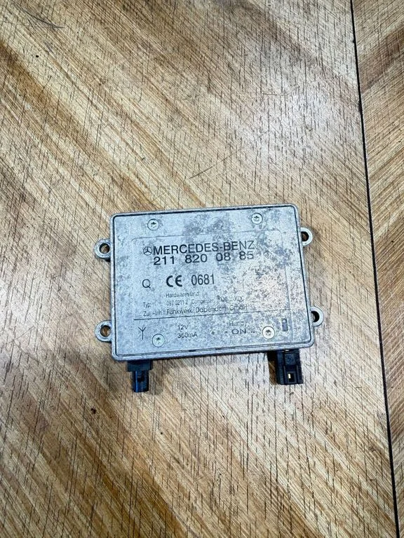 Antenas pastiprinātājs – Mercedes-Benz E klase W211 (2002-2009)