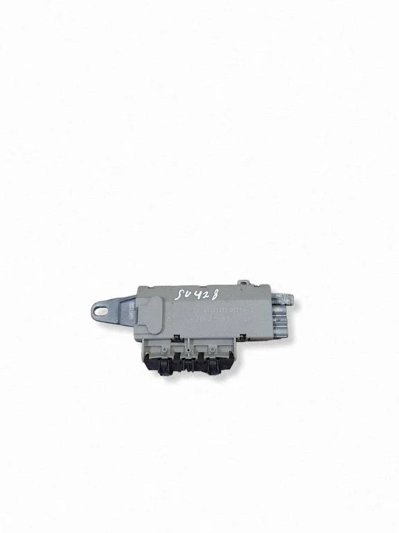 Antenas pastiprinātājs – Mercedes-Benz E klase W211 (2002-2009)