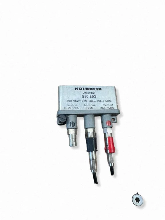 Antenas pastiprinātājs – Mercedes-Benz E klase W211 (2002-2009)