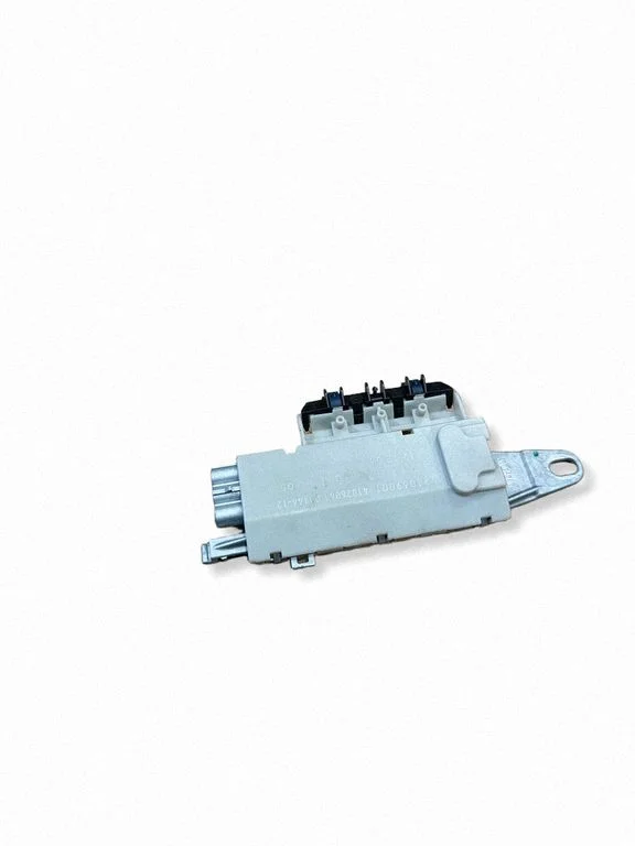 Antenas pastiprinātājs – Mercedes-Benz E klase W211 (2002-2009)