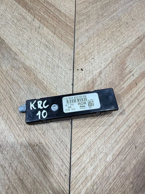 Wzmacniacz antenowy – Mercedes-Benz Klasa C AMG W204 (2007-2014)