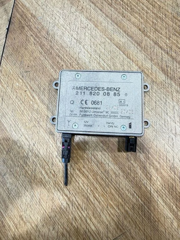 Antenas pastiprinātājs – Mercedes-Benz CLS klase C219 (2003-2011)