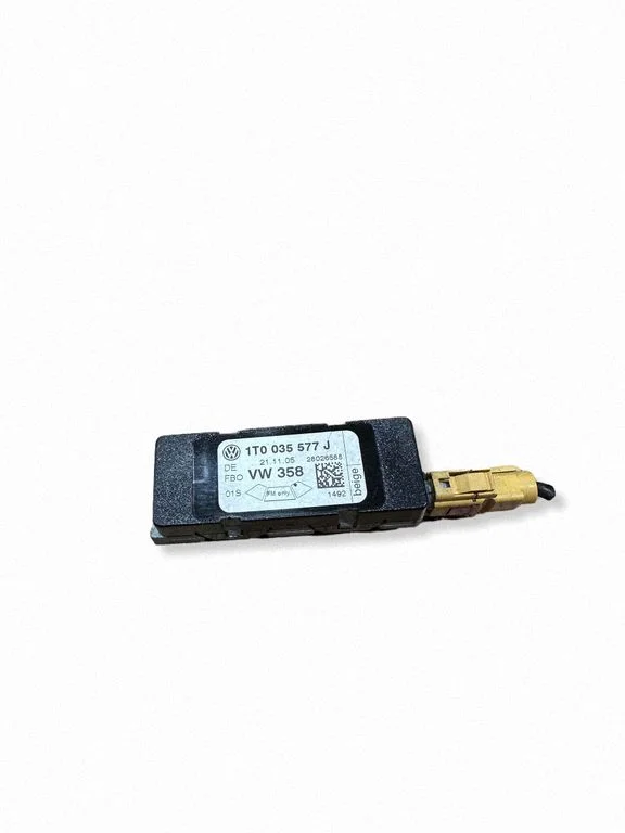 Antenas pastiprinātājs 1T0035577J