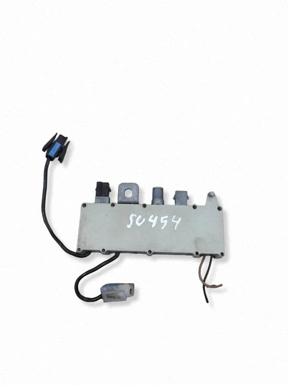 Antenas pastiprinātājs 65248352489