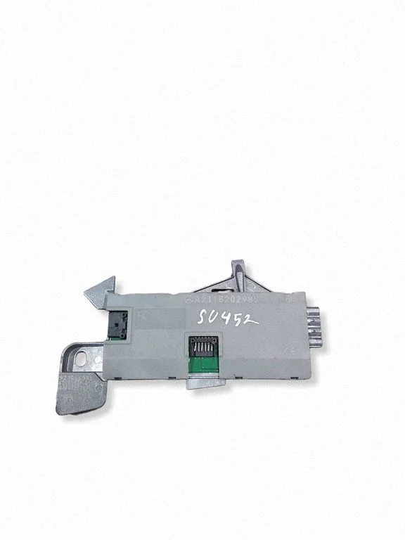 Antenas pastiprinātājs – Mercedes-Benz E klase W211 (2002-2009)
