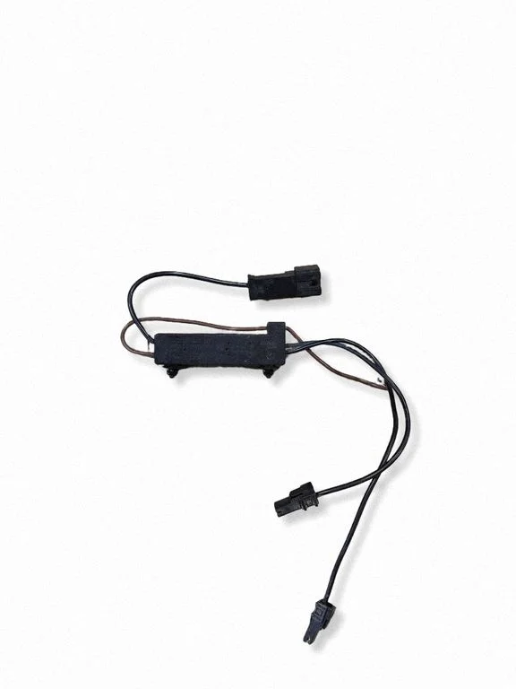 Antenas pastiprinātājs – Mercedes-Benz C klase AMG W204 (2007-2014)