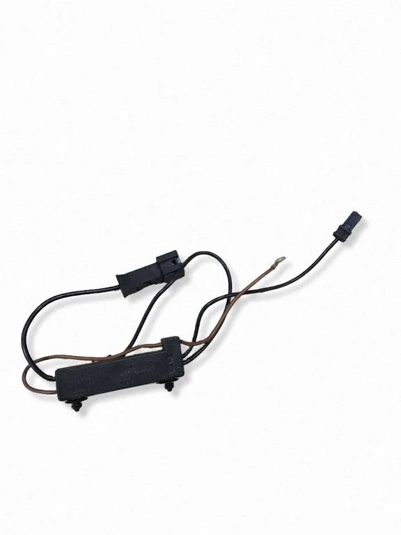Antenas pastiprinātājs – Mercedes-Benz C klase AMG W204 (2007-2014)