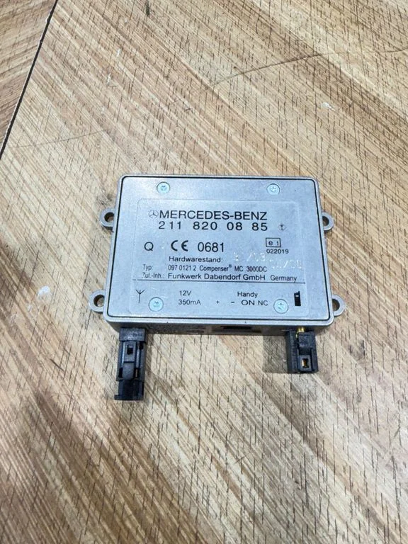 Antenas pastiprinātājs – Mercedes-Benz E klase W211 (2002-2009)