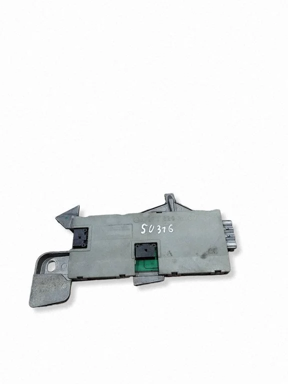 Antenas pastiprinātājs – Mercedes-Benz E klase W211 (2002-2009)