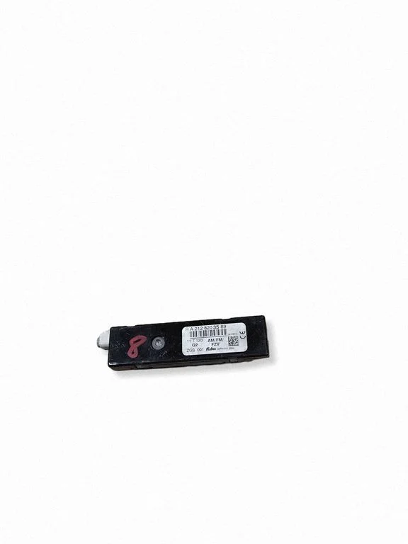 Antenas pastiprinātājs – Mercedes-Benz E klase W212 (2009-2016)