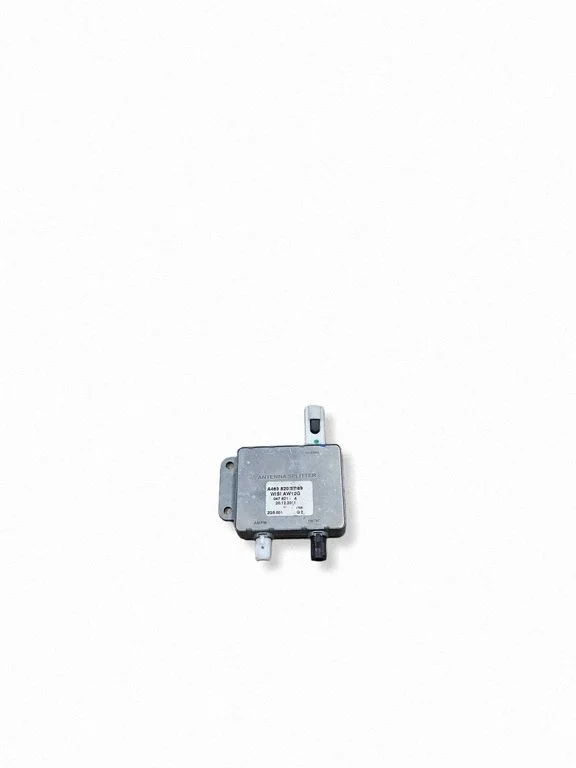 Antenas pastiprinātājs – Mercedes-Benz C klase AMG W204 (2007-2014)