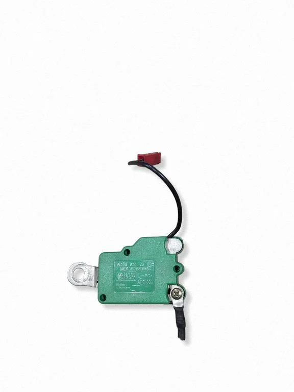 Antenas pastiprinātājs – Mercedes-Benz S klase W220 (1998-2006)