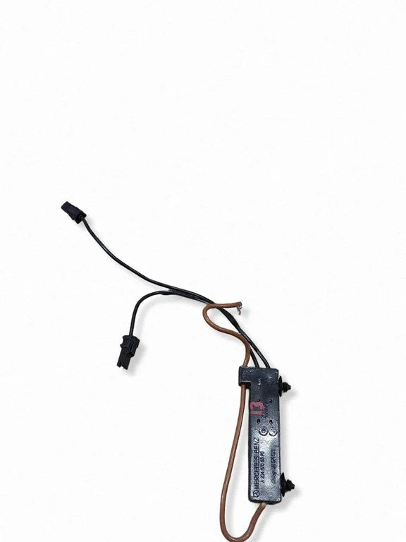 Antenas pastiprinātājs – Mercedes-Benz C klase AMG W204 (2007-2014)