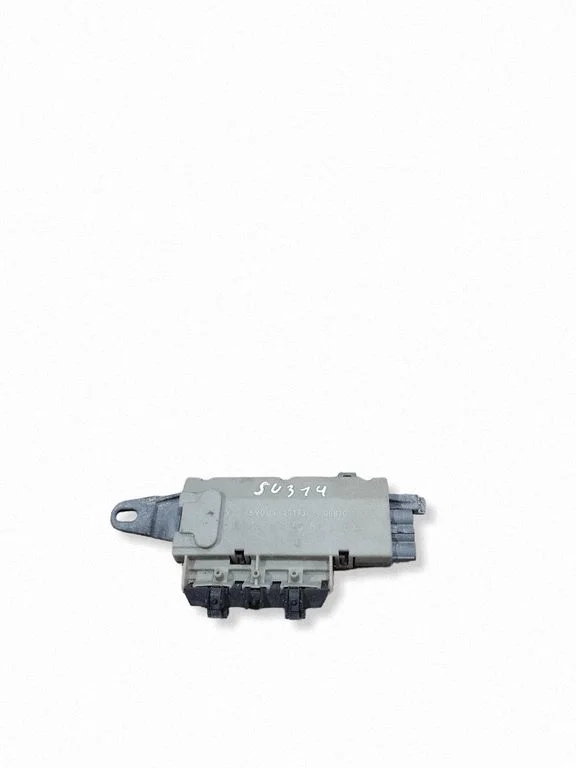 Antenas pastiprinātājs – Mercedes-Benz E klase W211 (2002-2009)