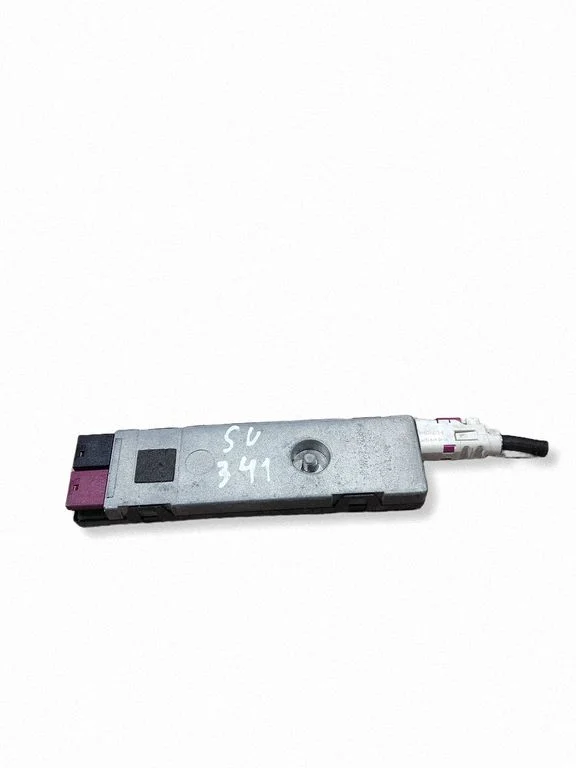 Antenas pastiprinātājs – Mercedes-Benz C klase AMG W204 (2007-2014)
