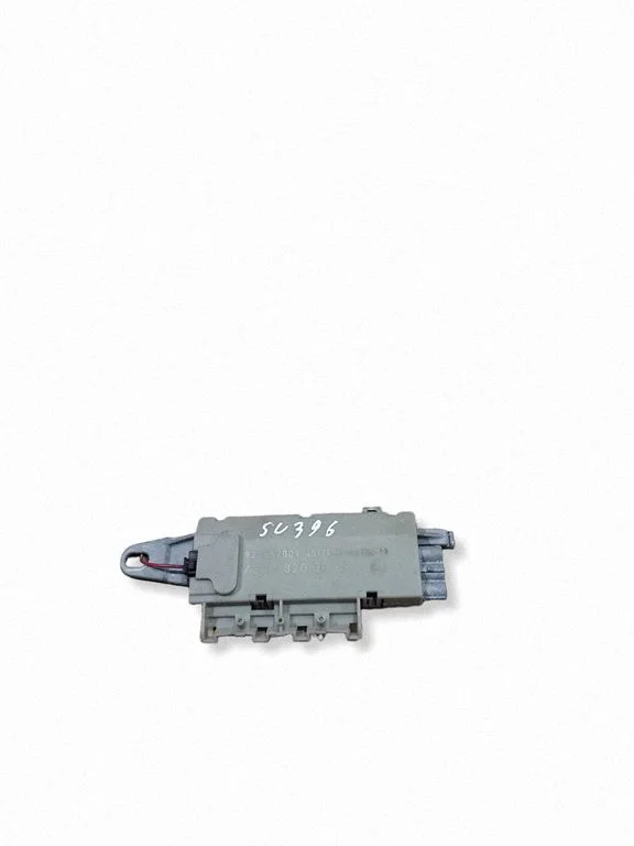 Antenas pastiprinātājs – Mercedes-Benz E klase W211 (2002-2009)