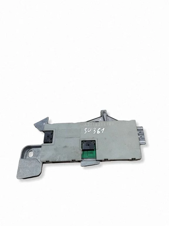 Antenas pastiprinātājs – Mercedes-Benz E klase W211 (2002-2009)