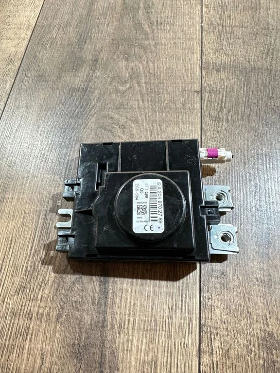 Antenas pastiprinātājs – Mercedes-Benz C klase AMG W204 (2007-2014)