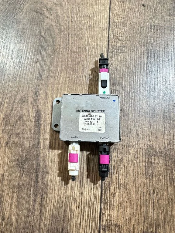Antenas pastiprinātājs – Mercedes-Benz C klase AMG W204 (2007-2014)