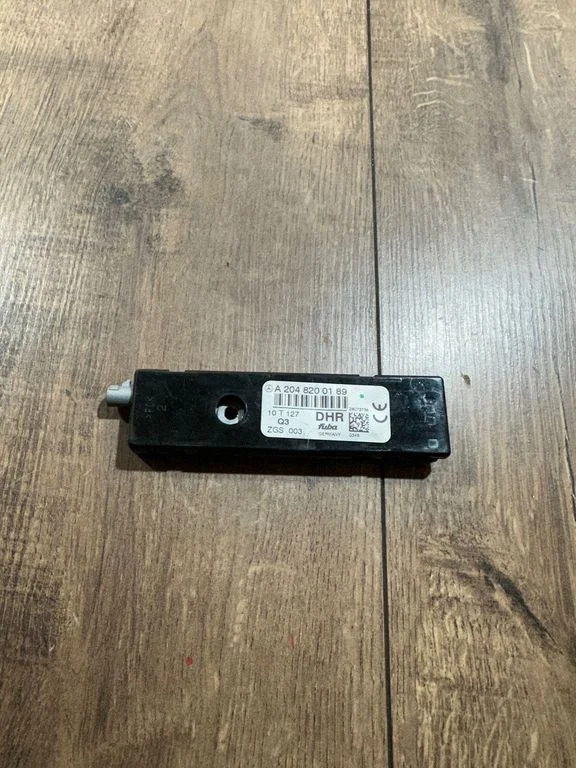 Antenas pastiprinātājs – Mercedes-Benz E klase C207 W207 (2009-2017)