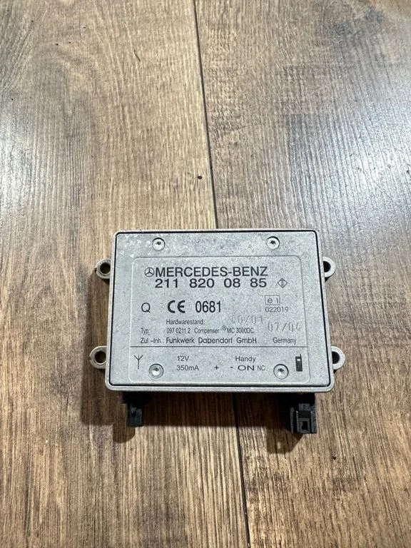Antenas pastiprinātājs – Mercedes-Benz E klase W211 (2002-2009)