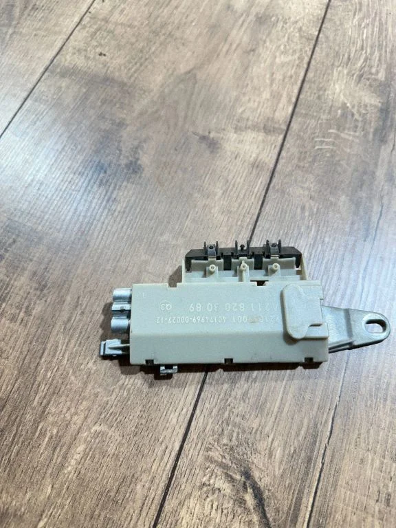 Antenas pastiprinātājs – Mercedes-Benz E klase W211 (2002-2009)