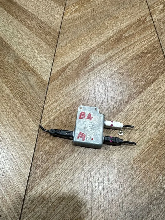Antenas pastiprinātājs – Mercedes-Benz C klase AMG W204 (2007-2014)