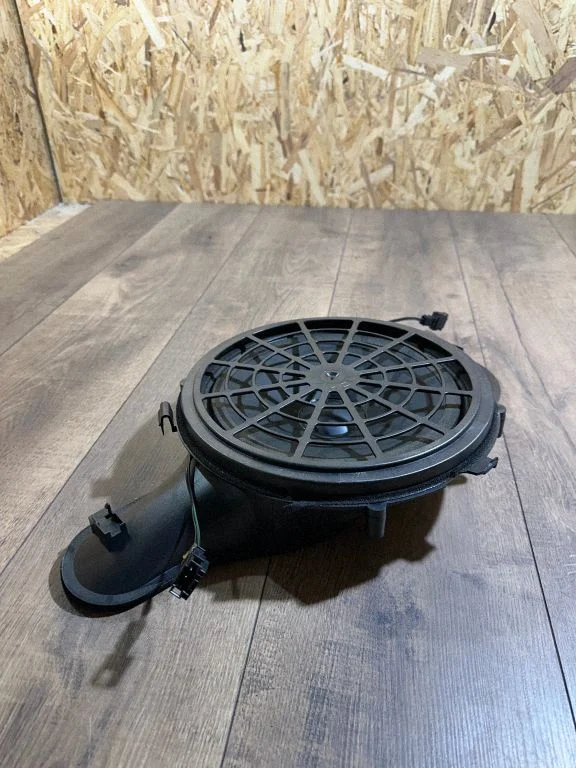 Subwoofer speaker – Mercedes-Benz S-Class W220 (1998-2006)